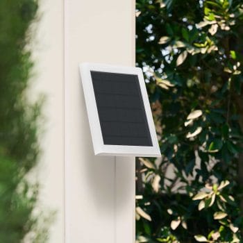 DB-RING-SOLAR-S Ring® Door Bell is a convenient and easy-to-install device that allows you to enjoy the convenience of a doorbell while avoiding the hassle of manually recharging the battery